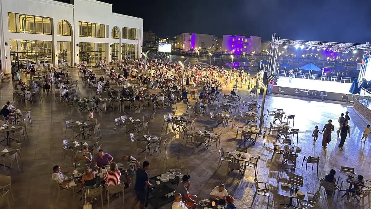 Buffet im Hauptrestaurant des Albatros Makadi Resort 1